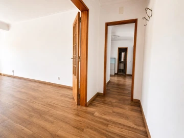 Apartamento T2 para Venda em Sé e São Lourenço