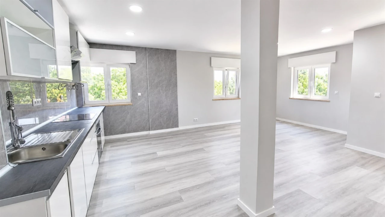 Apartamento T2 para Venda em Corroios Foto 3