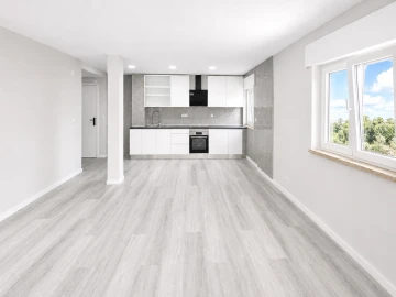 Apartamento T2 para Venda em Corroios