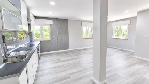 Apartamento T2 para Venda em Corroios