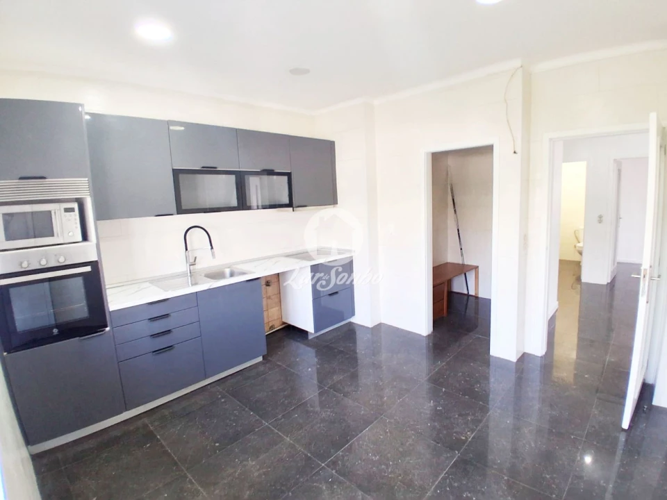 Apartamento T3 para Venda em Fânzeres e São Pedro da Cova Foto 1