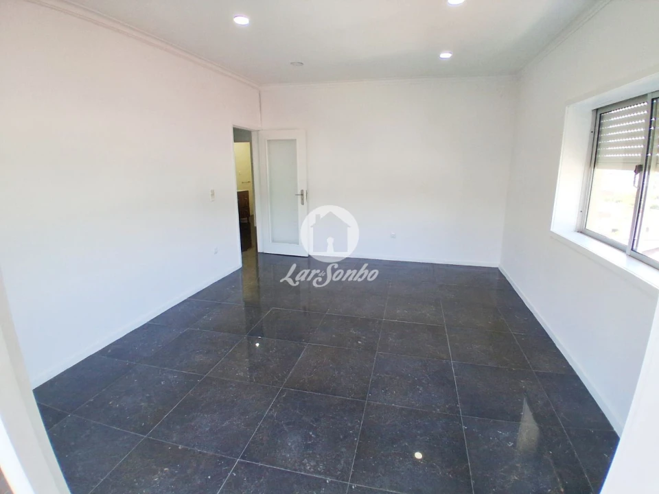 Apartamento T3 para Venda em Fânzeres e São Pedro da Cova Foto 3