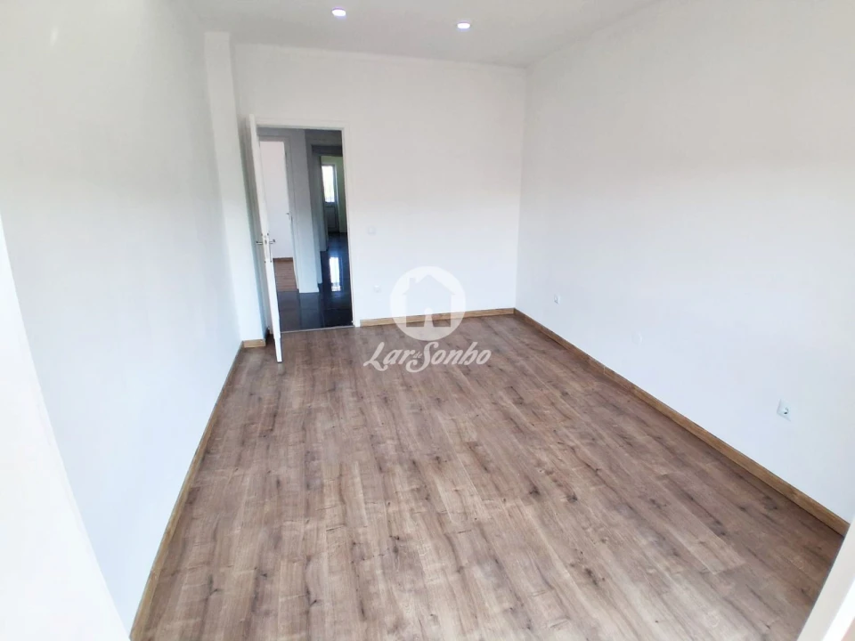 Apartamento T3 para Venda em Fânzeres e São Pedro da Cova Foto 9