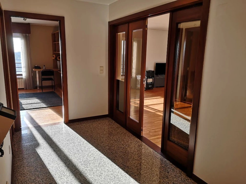 Apartamento T3 para Arrendamento em Santa Marinha e São Pedro da Afurada Foto 4