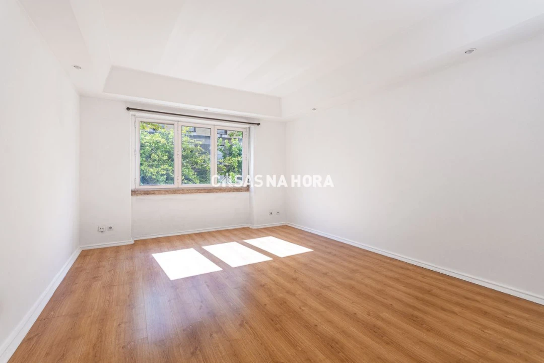 Apartamento T4 para Arrendamento em Avenidas Novas Foto 2