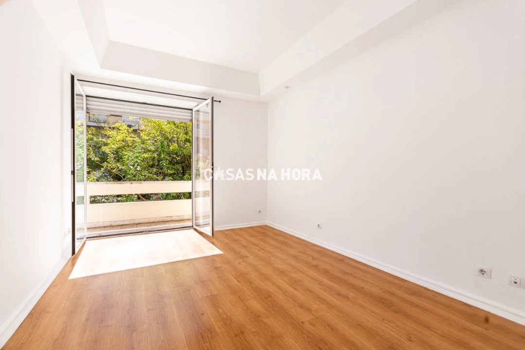 Apartamento T4 para Arrendamento em Avenidas Novas Foto 12