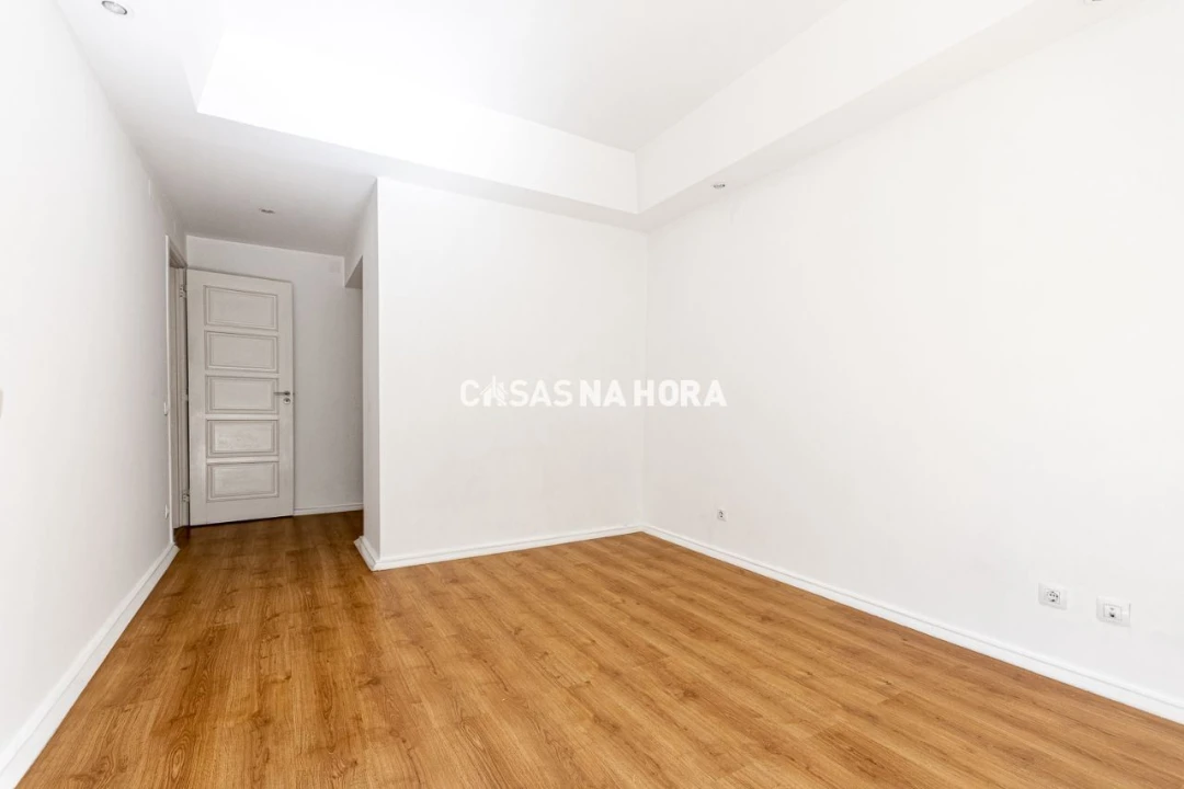 Apartamento T4 para Arrendamento em Avenidas Novas Foto 11