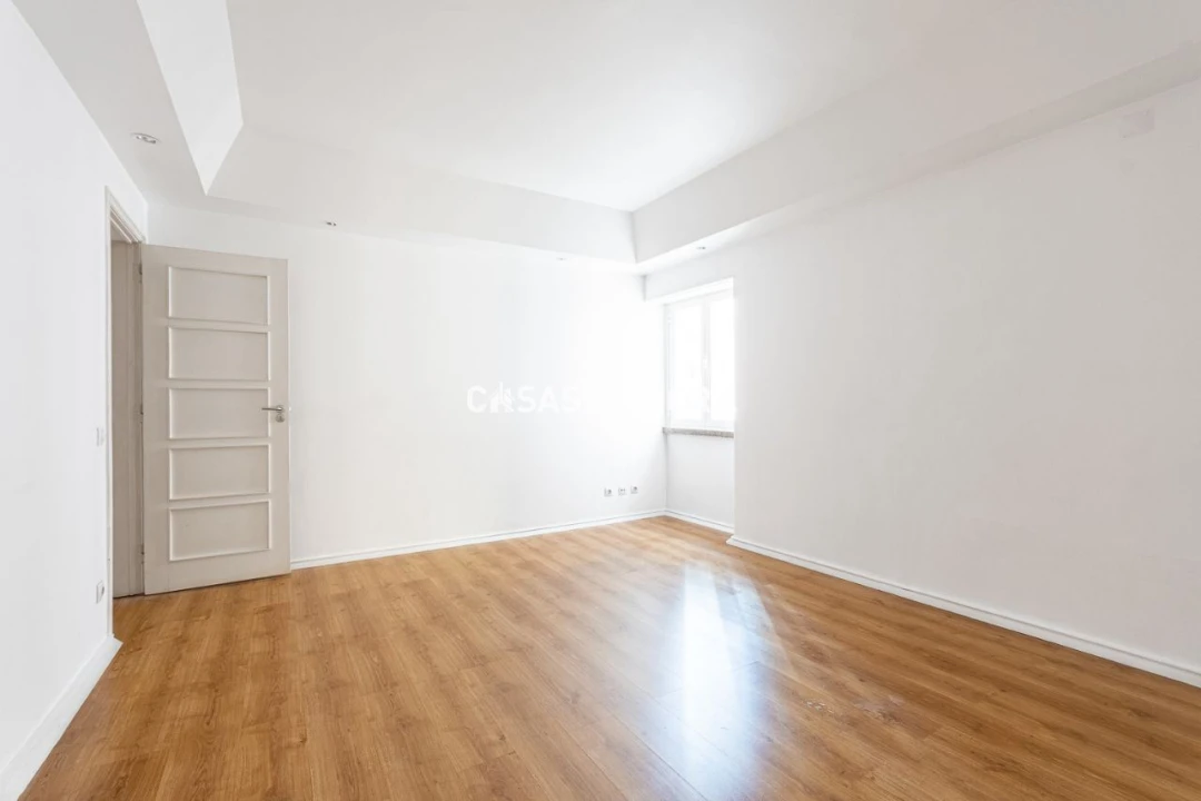 Apartamento T4 para Arrendamento em Avenidas Novas Foto 6