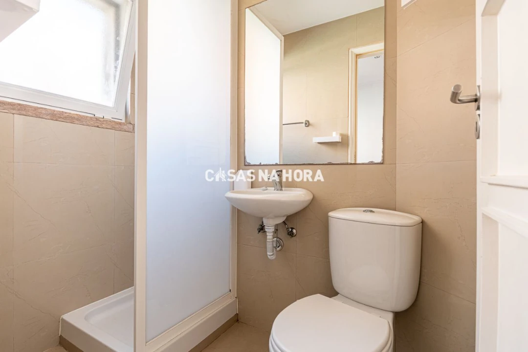 Apartamento T4 para Arrendamento em Avenidas Novas Foto 25