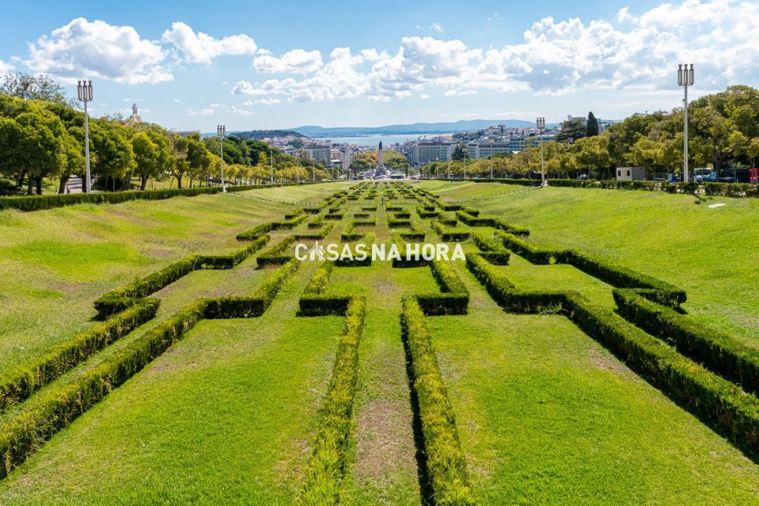 Apartamento T4 para Arrendamento em Avenidas Novas Foto 29
