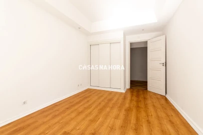 Apartamento T4 para Arrendamento em Avenidas Novas