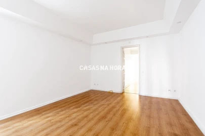 Apartamento T4 para Arrendamento em Avenidas Novas