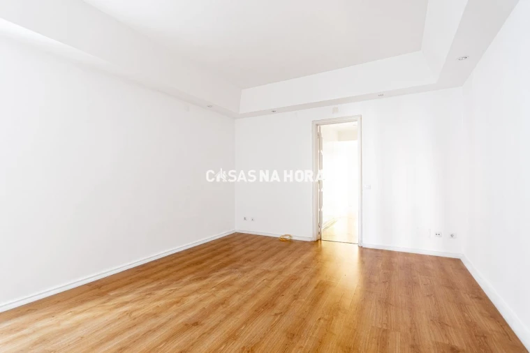 Apartamento T4 para Arrendamento em Avenidas Novas Foto 7