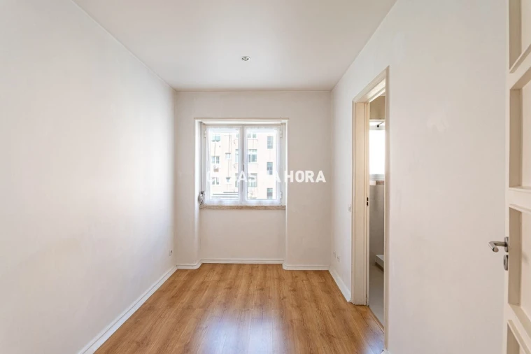 Apartamento T4 para Arrendamento em Avenidas Novas Foto 23