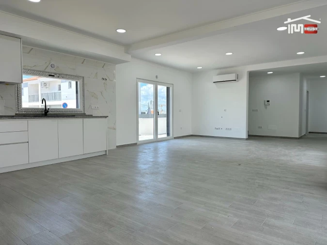Moradia T4 para Venda em Atalaia e Alto Estanqueiro-Jardia Foto 5