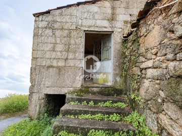 Moradia T3 para Venda em Alheira e Igreja Nova