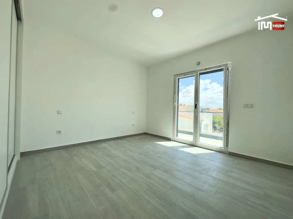Moradia T5 para Venda em Atalaia e Alto Estanqueiro-Jardia Foto 16