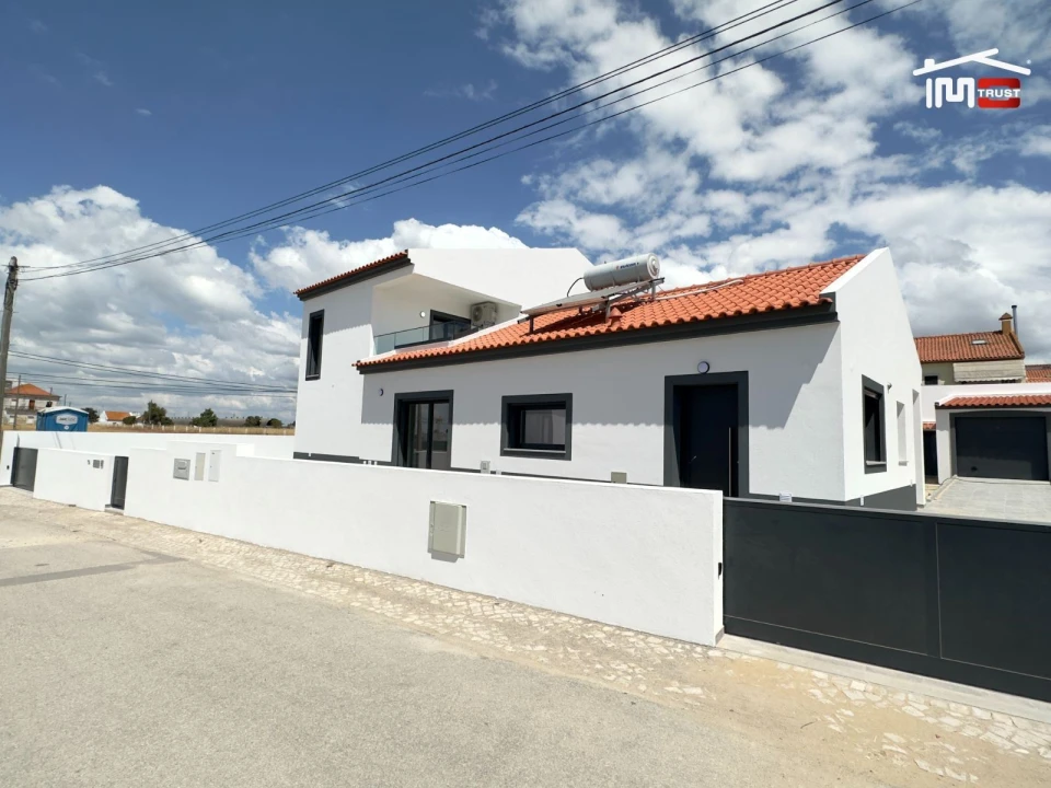 Moradia T5 para Venda em Atalaia e Alto Estanqueiro-Jardia Foto 30