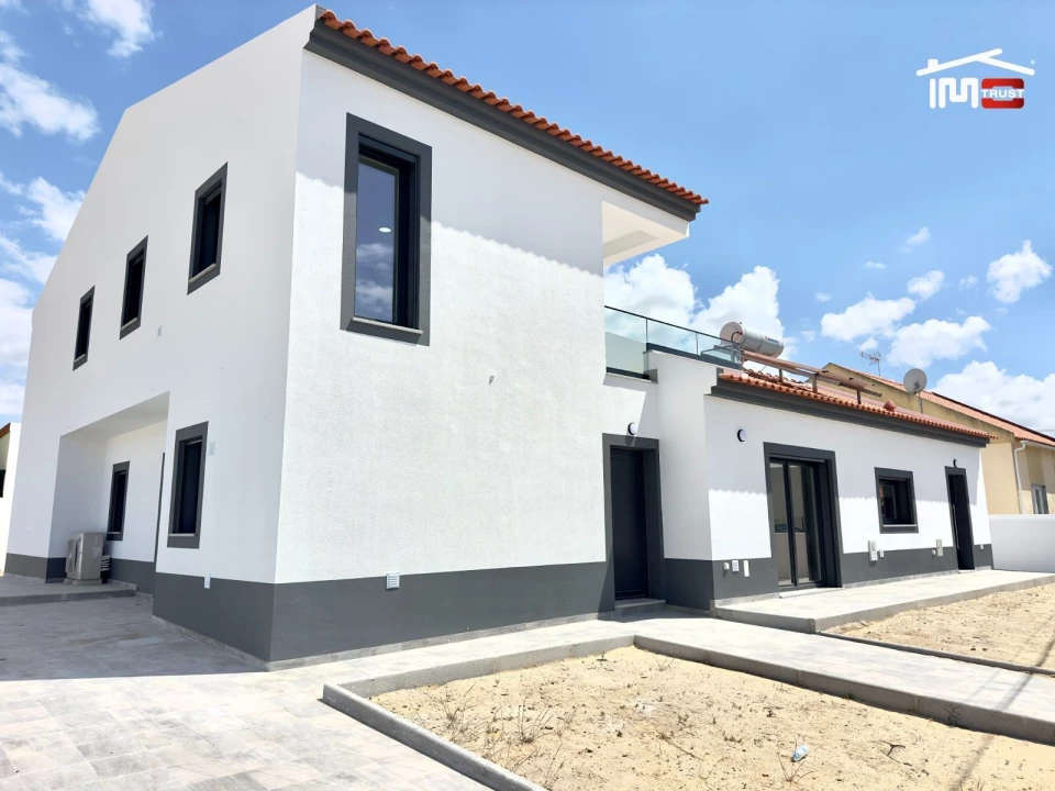 Moradia T5 para Venda em Atalaia e Alto Estanqueiro-Jardia Foto 36