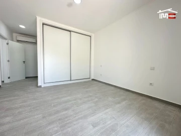 Moradia T5 para Venda em Atalaia e Alto Estanqueiro-Jardia
