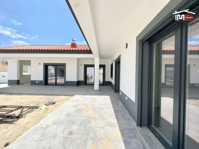 Moradia T5 para Venda em Atalaia e Alto Estanqueiro-Jardia Foto 10
