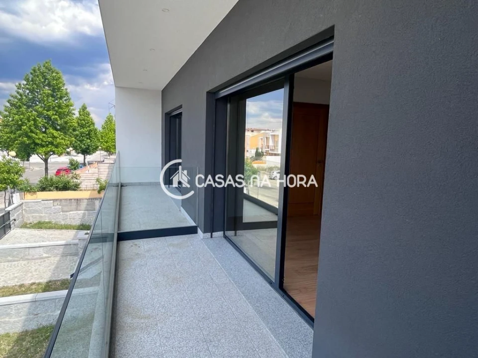 Moradia T4 para Arrendamento em Rio de Loba Foto 1