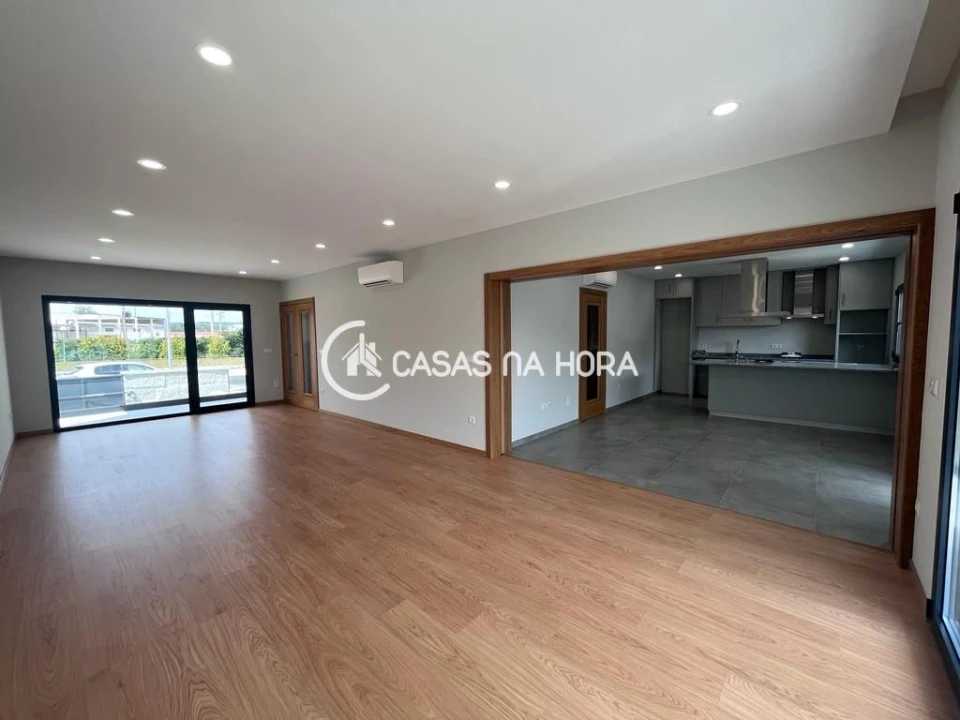 Moradia T4 para Arrendamento em Rio de Loba Foto 4
