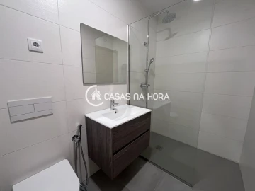 Moradia T4 para Arrendamento em Rio de Loba