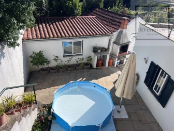 Moradia T4 para Venda em Candemil e Gondar