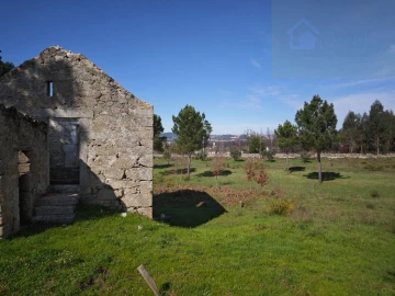 Moradia T2 para Venda em Cunha Baixa
