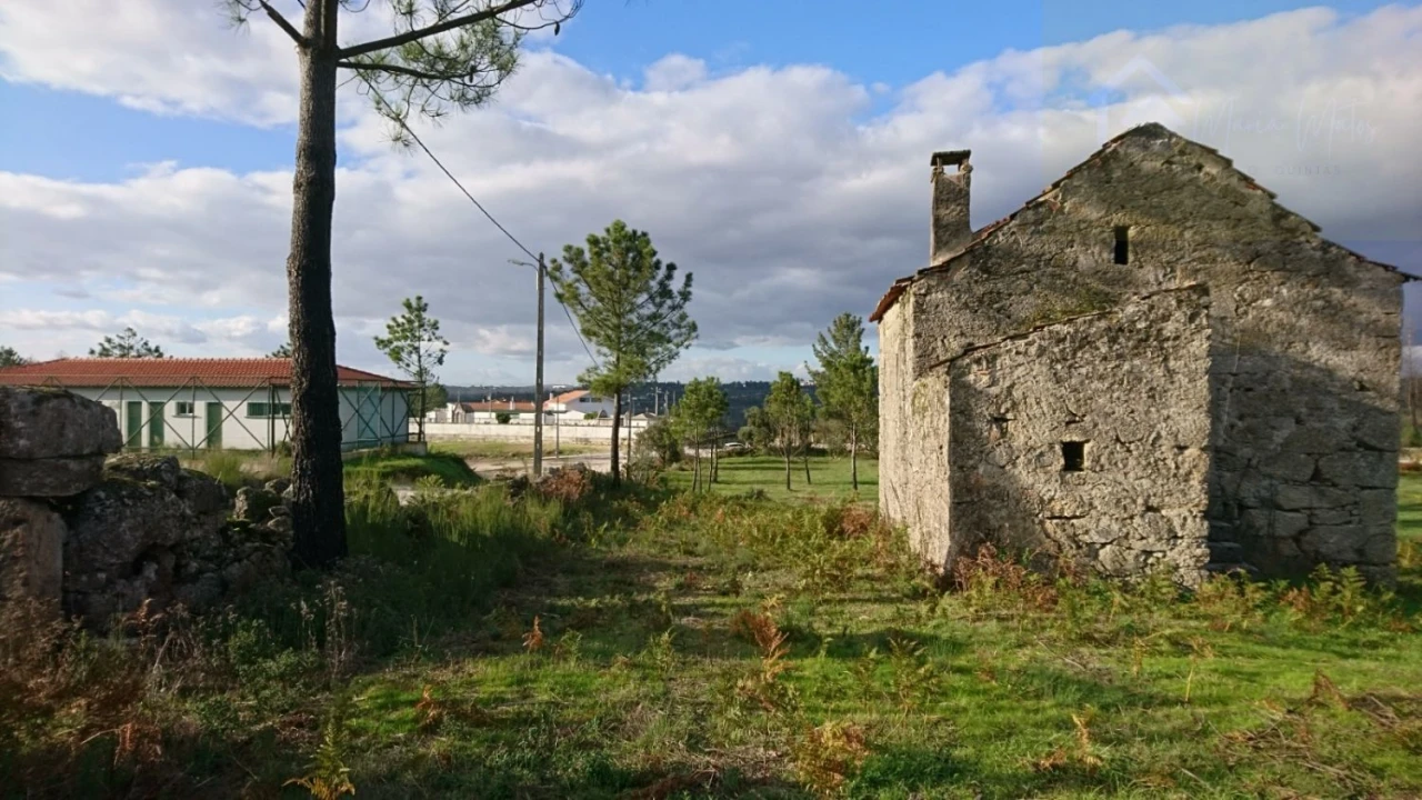 Moradia T2 para Venda em Cunha Baixa Foto 28
