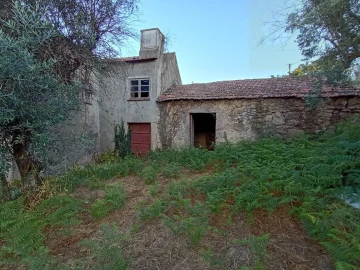 Moradia T3 para Venda em Santiago de Cassurrães e Póvoa de Cervães