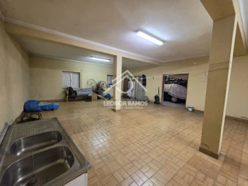 Moradia T4 para Venda em Cebolais de Cima e Retaxo
