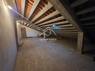 Moradia T4 para Venda em Cebolais de Cima e Retaxo