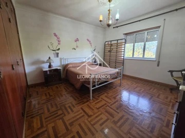 Moradia T4 para Venda em Cebolais de Cima e Retaxo