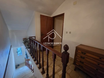 Moradia T4 para Venda em Cebolais de Cima e Retaxo