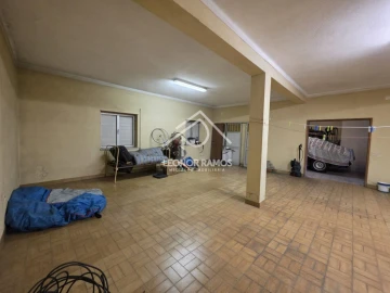 Moradia T4 para Venda em Cebolais de Cima e Retaxo