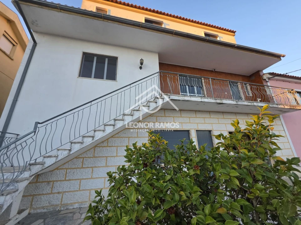 Moradia T4 para Venda em Cebolais de Cima e Retaxo Foto 1