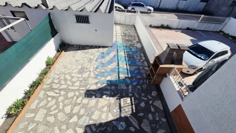 Moradia T4 para Venda em Santa Joana