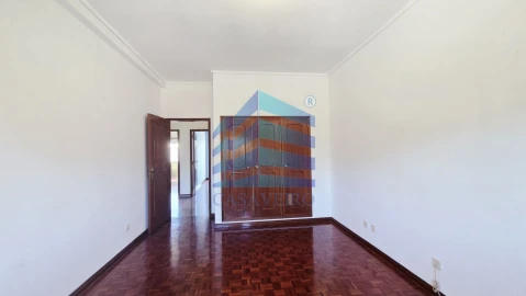 Moradia T4 para Venda em Santa Joana