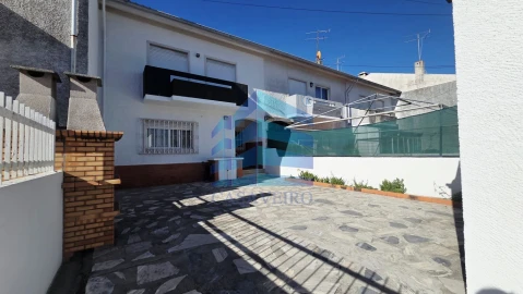 Moradia T4 para Venda em Santa Joana