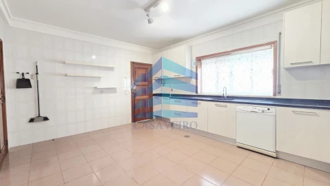 Moradia T4 para Venda em Santa Joana