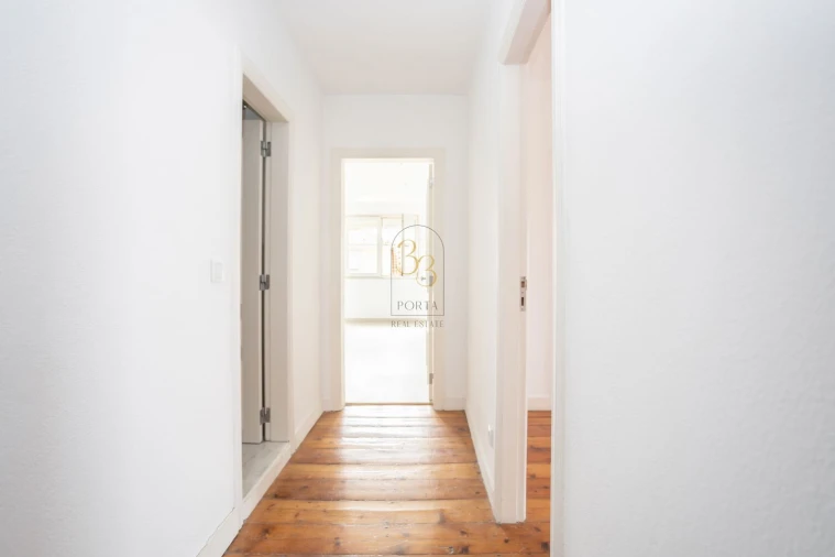 Apartamento T2 para Venda em Misericórdia Foto 14