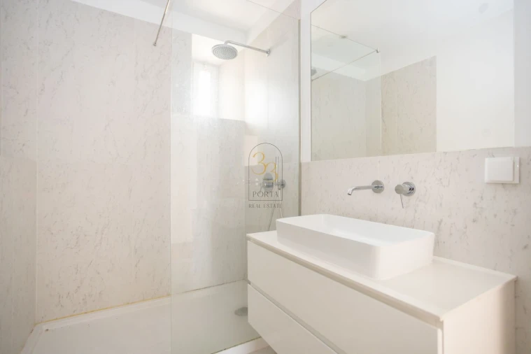 Apartamento T2 para Venda em Misericórdia Foto 30