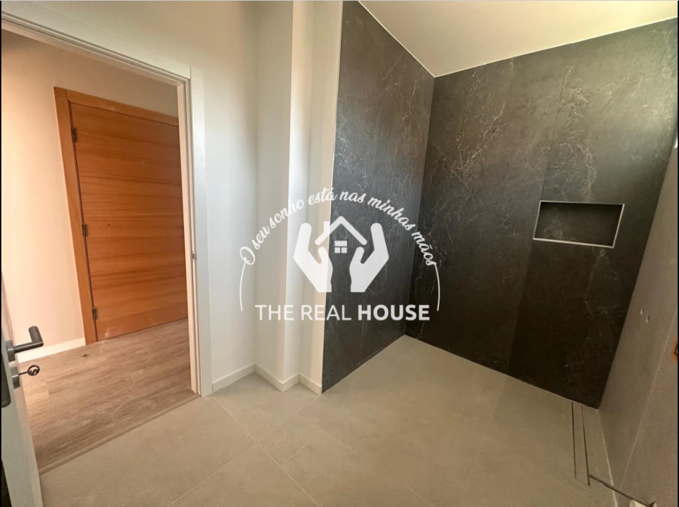 Apartamento T1 para Venda em Machico Foto 8