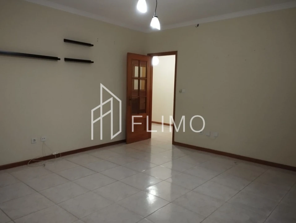 Apartamento T2 para Venda em São João de Ver Foto 4