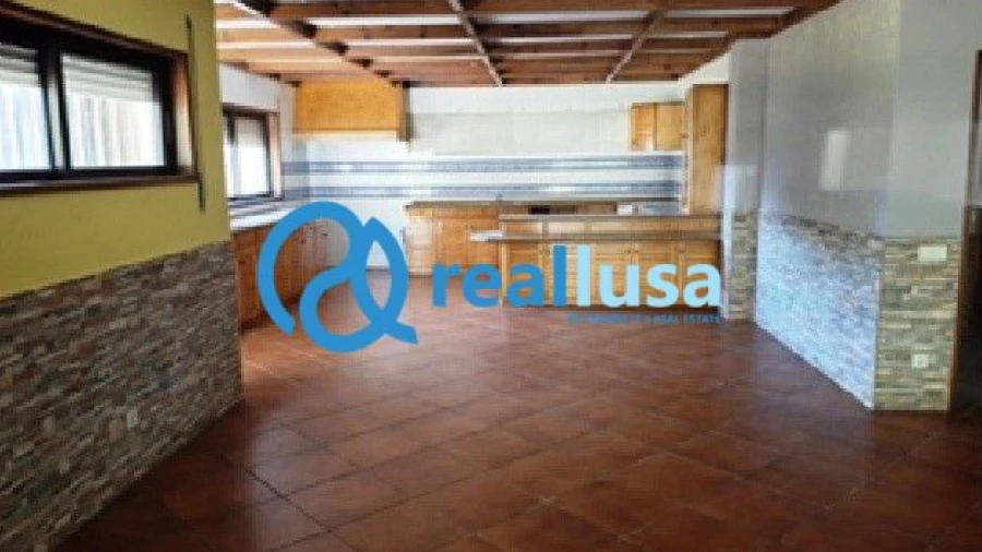 Moradia T5 para Venda em Ruivães e Novais