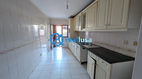 Apartamento T2 para Venda em Aldoar, Foz do Douro e Nevogilde