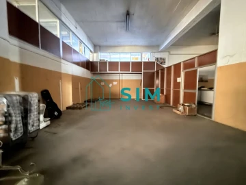 Loja para Venda em Pontinha e Famões