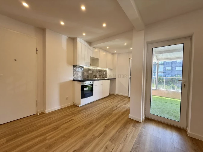 Apartamento T2 para Venda em Queluz e Belas Foto 23